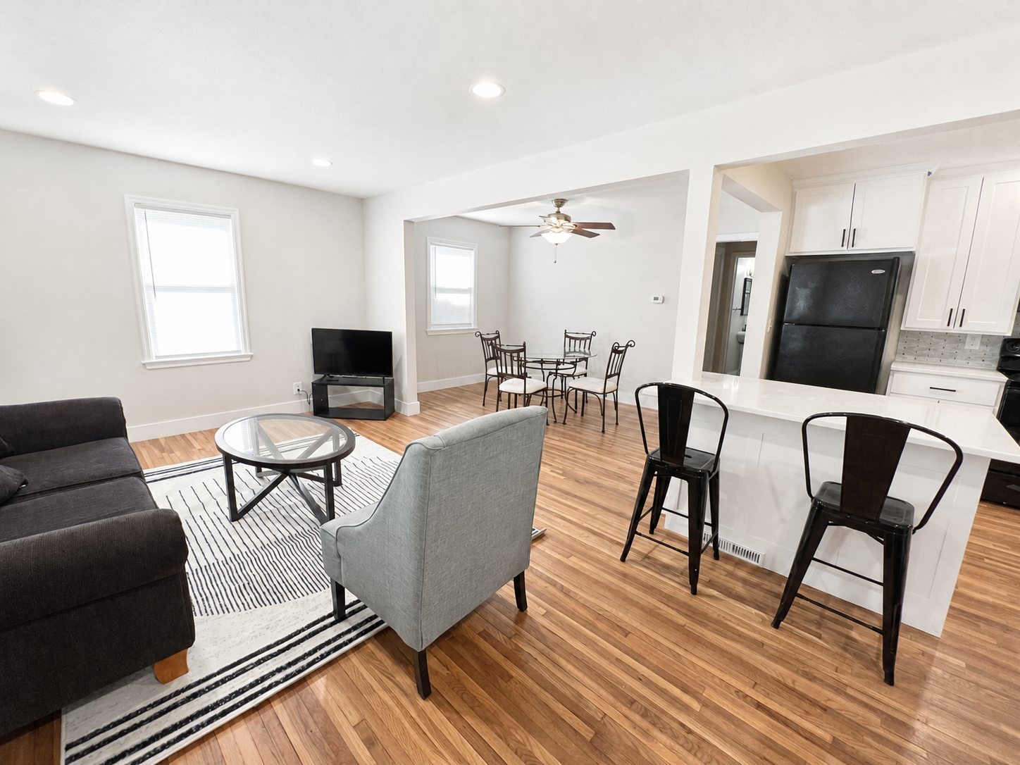 Lower home furnished short-term rental in Rochester, Minnesota